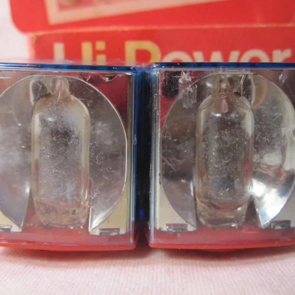 vintage GE Hi-Power Flashcubes 2-pack- complete, Red box, unburnt